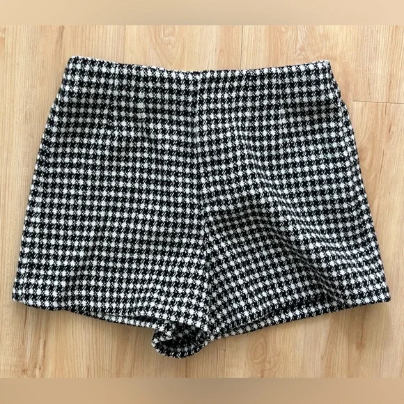 Zara Tweed Shorts - Picture 1 of 3